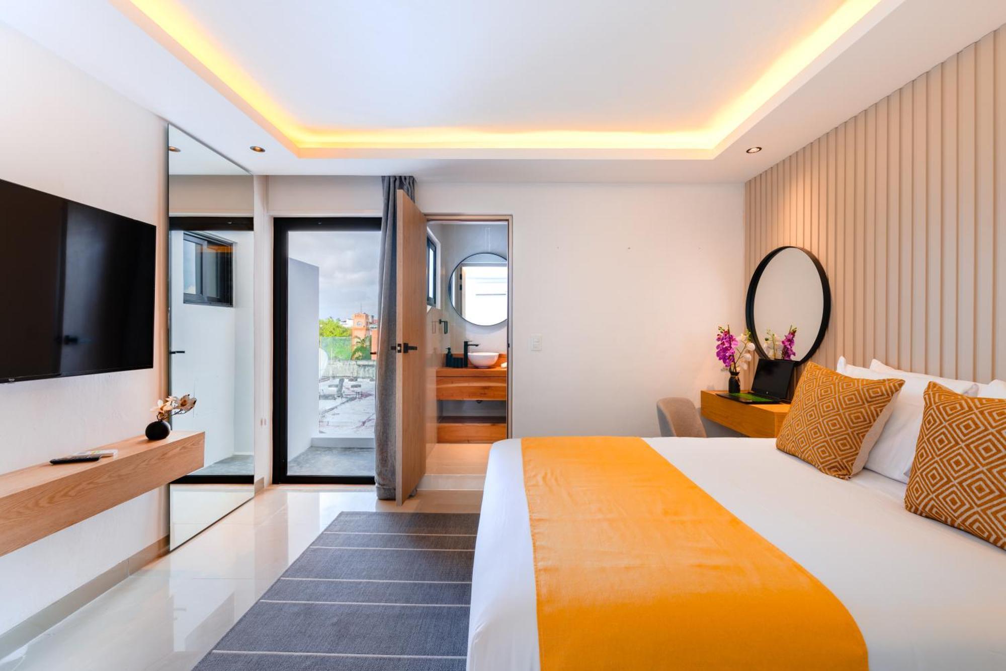 Standard Queen Room